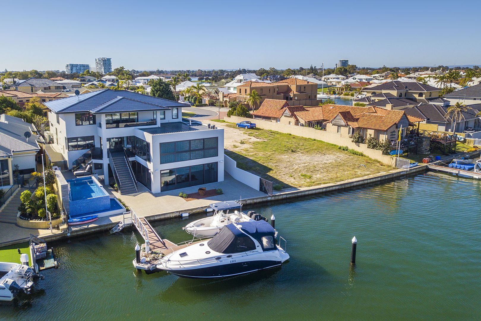 2 Cambria Island Retreat, Halls Head WA 6210 House For Sale Domain