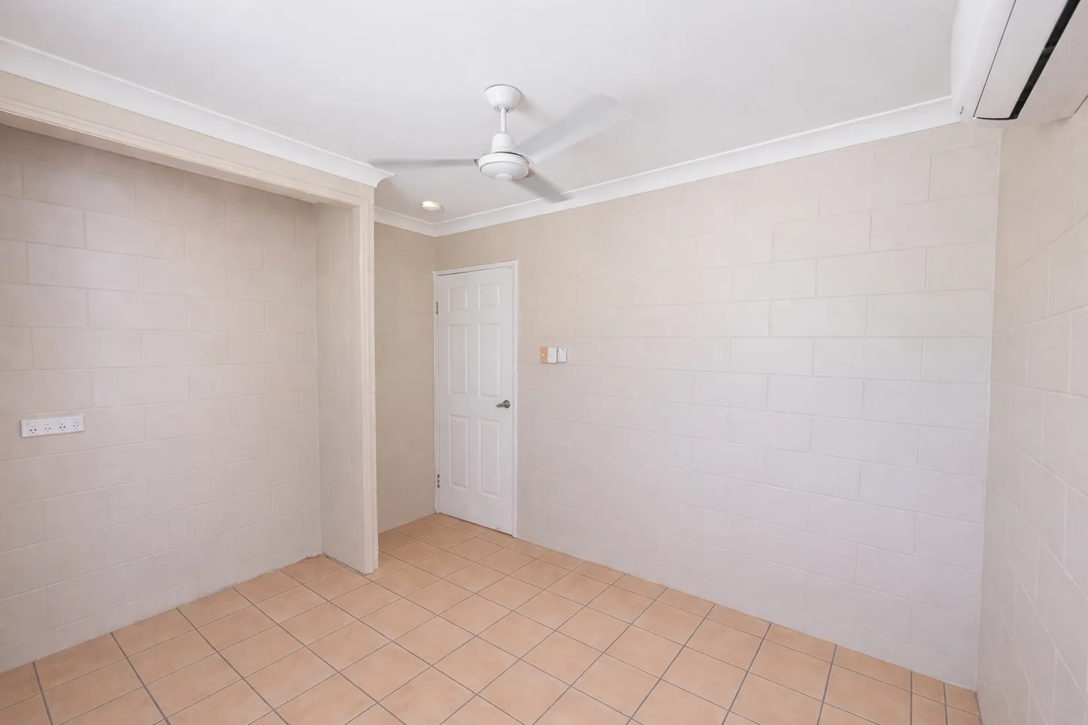 Additional image 11 of 53 Marina Drive, Bushland Beach QLD 4818