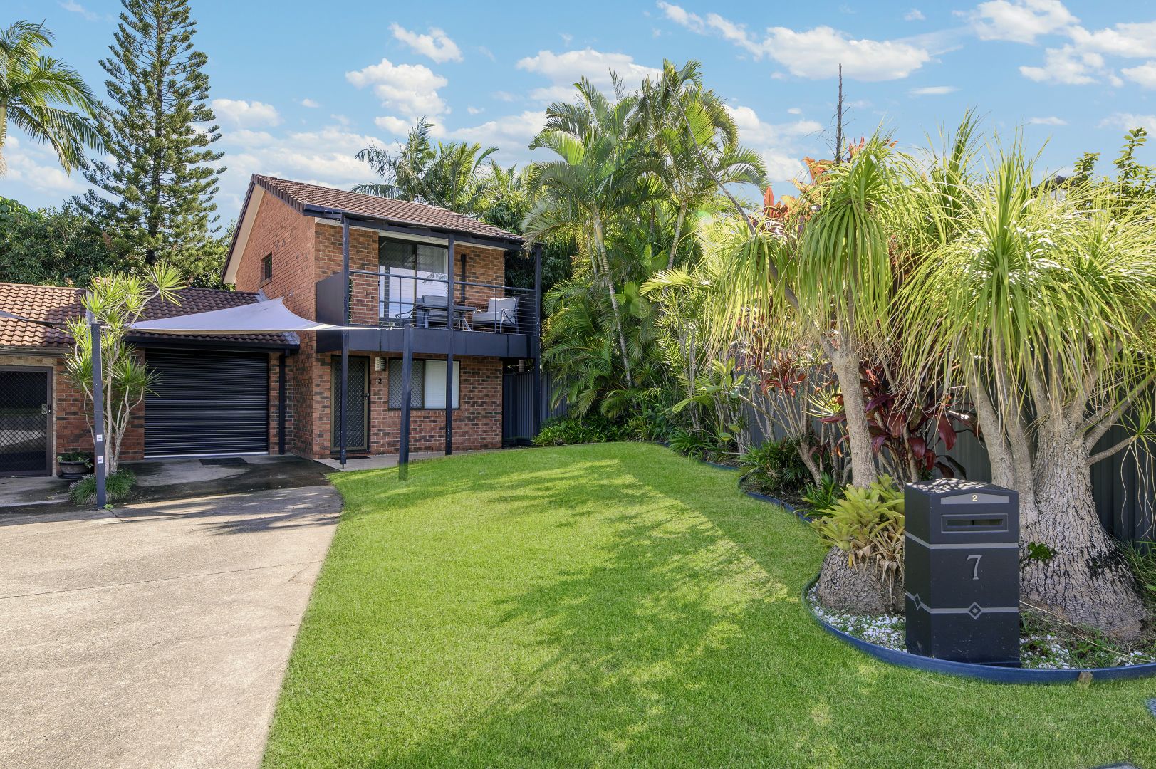 2/7 Vona Place, Labrador QLD 4215, Image 1