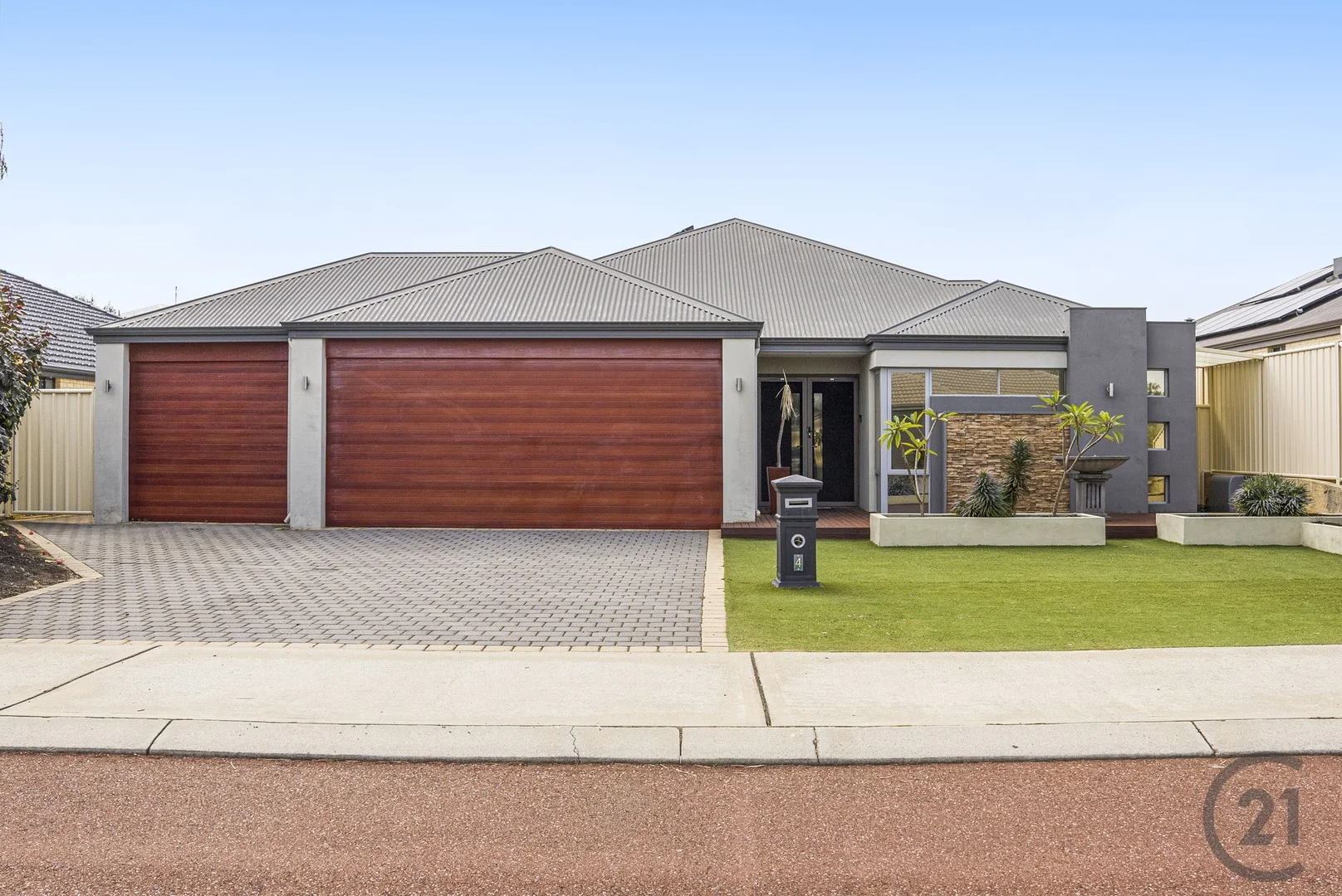 4 Benooka Grange, Lakelands WA 6180