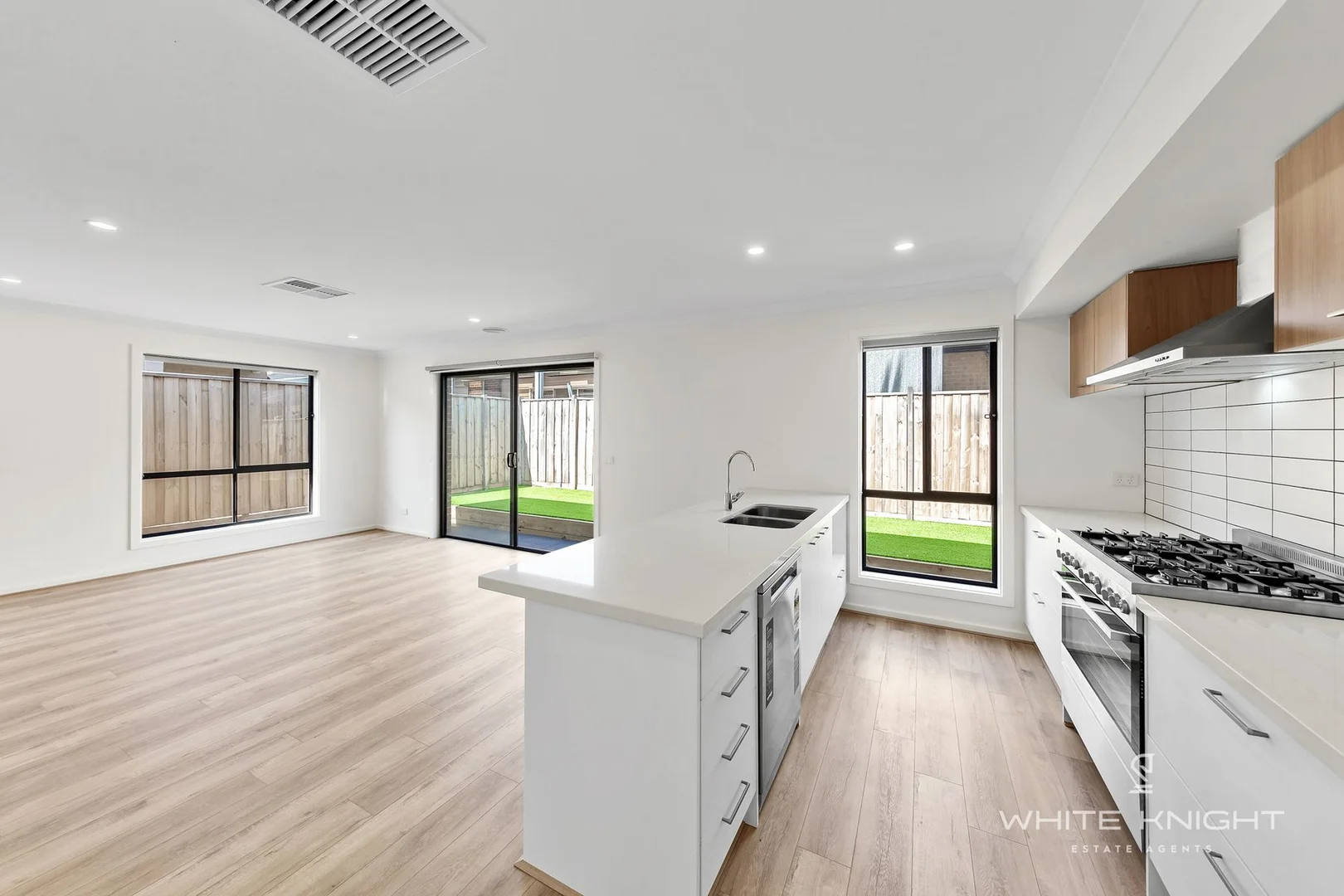 Additional image 5 of 18 Waterfern Street, Fraser Rise VIC 3336