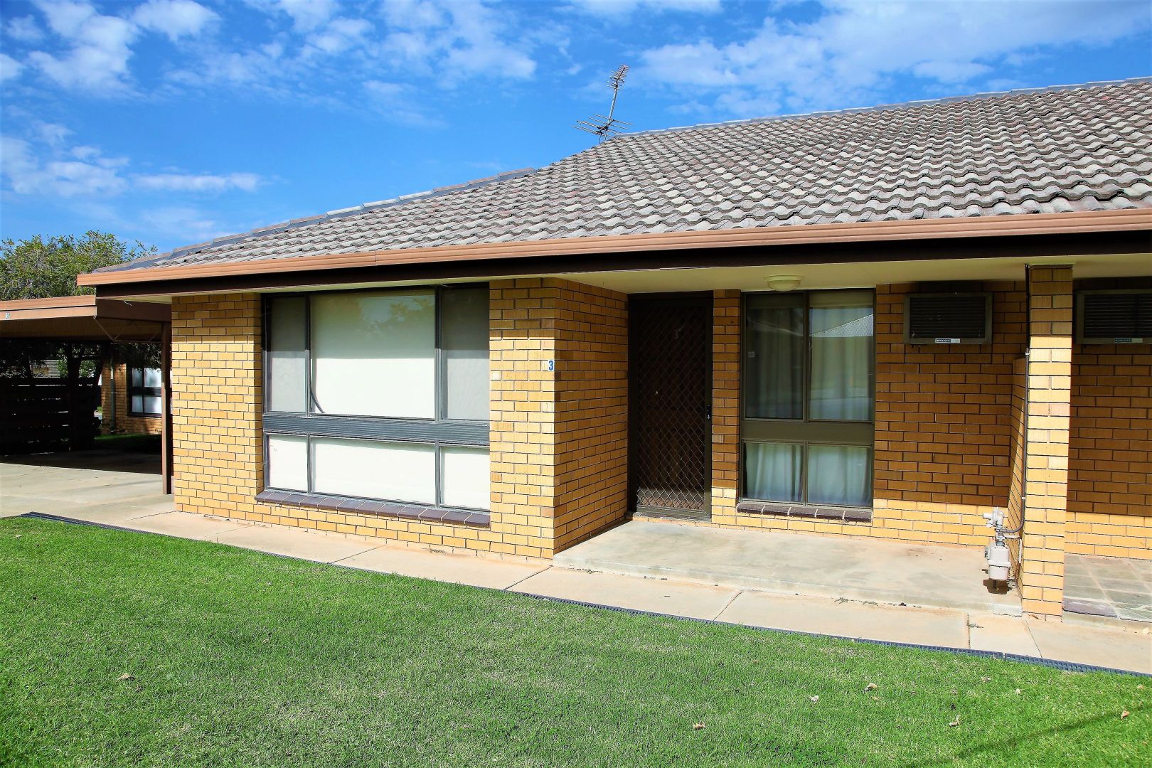 3/6668 Inglis Street, Lake Albert Property History & Address