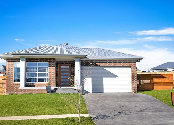 13 Joyce Street, Moss Vale NSW 2577