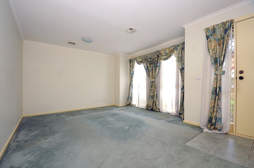 11 Elmtree Terrace, Chadstone VIC 3148 Townhouse For Rent 600 Domain