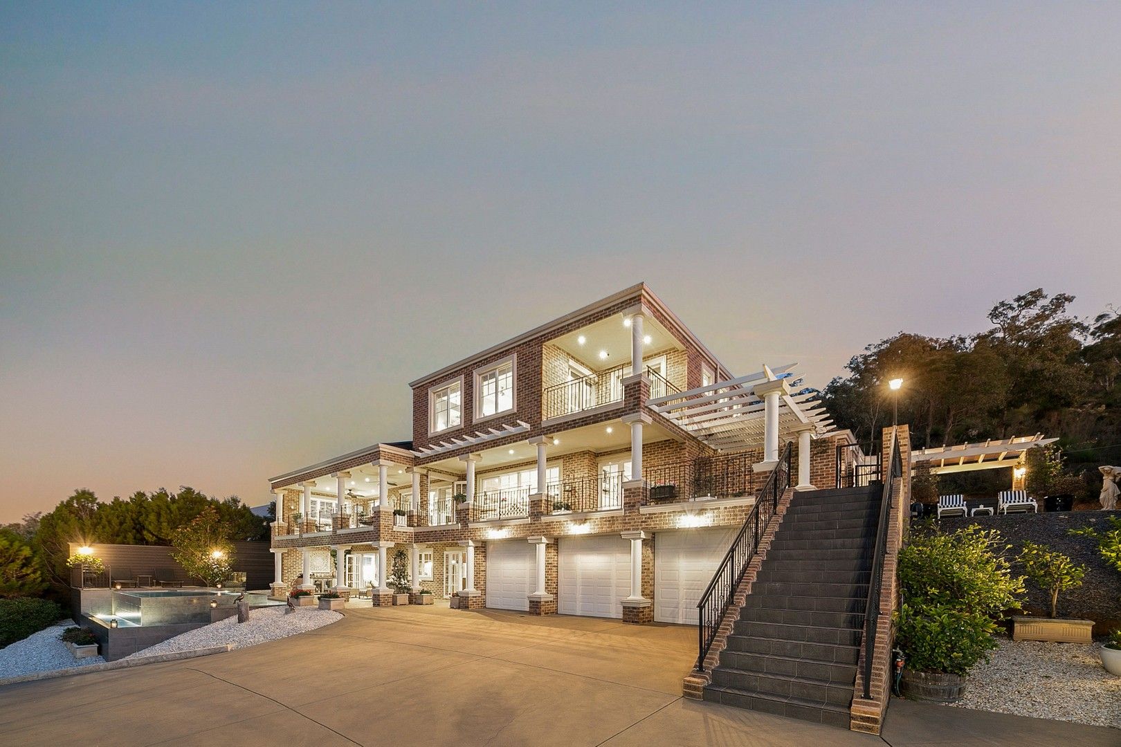 4 bedrooms House in 16 Ocean View Parade GOOSEBERRY HILL WA, 6076