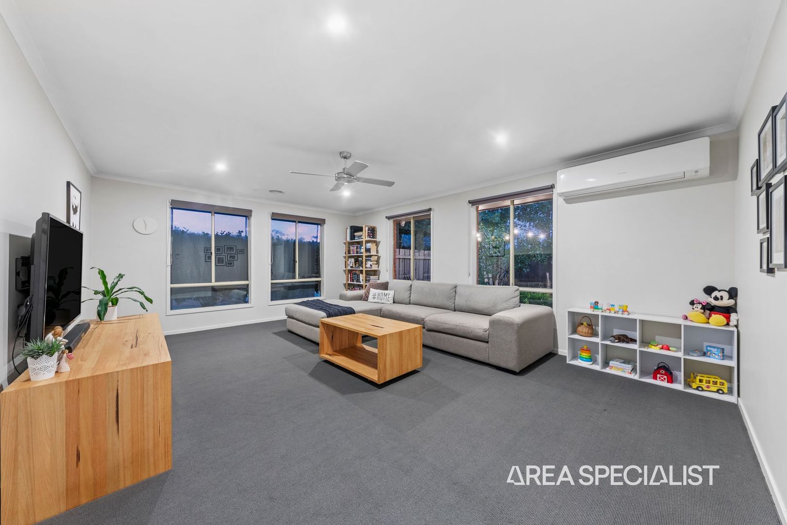 43 Murphy Road, Pakenham VIC 3810, Image 2