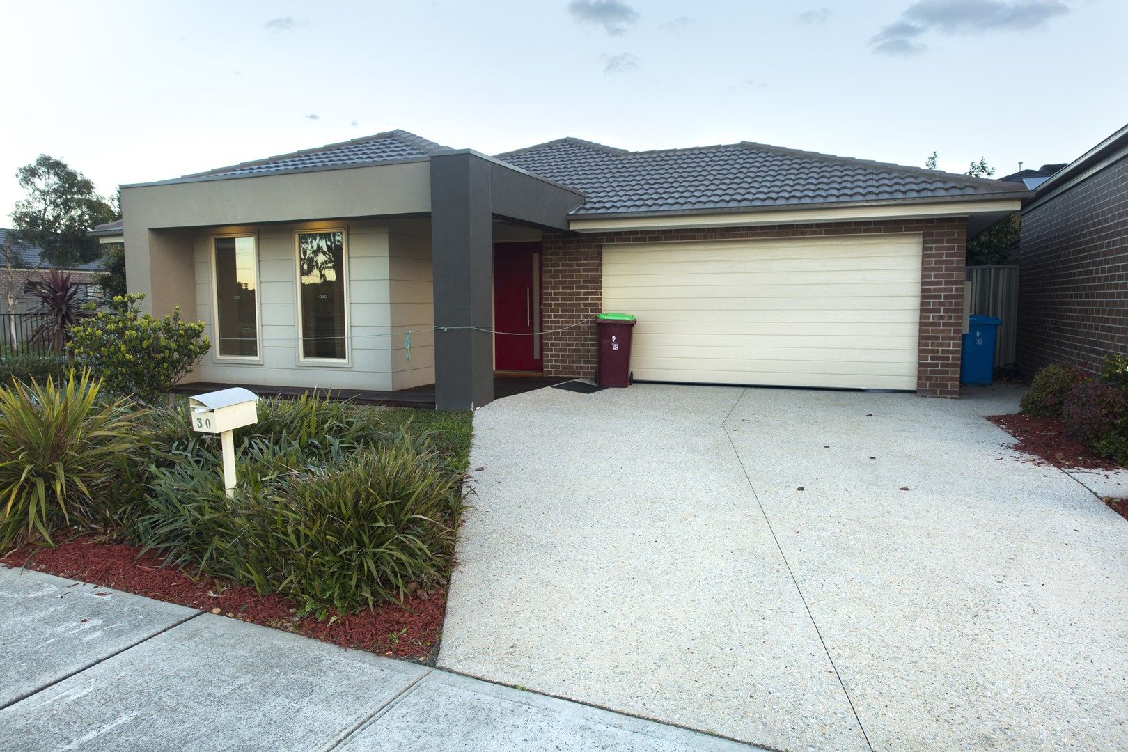 30 Prendergast Avenue, Cranbourne East VIC 3977, Image 0