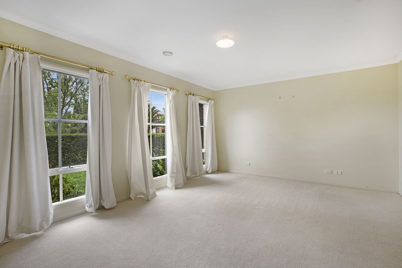 8 Peppertree Drive, Narre Warren South VIC 3805, Image 1