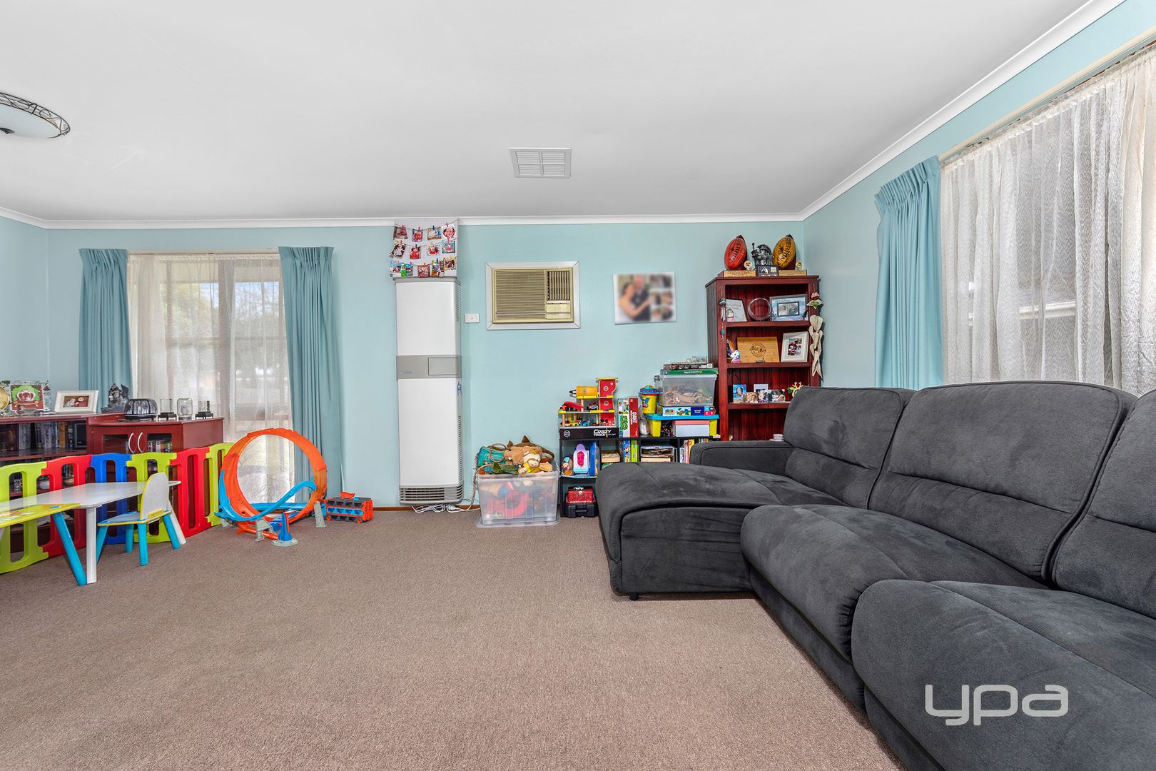 9 Baron Court, Kings Park VIC 3021, Image 2