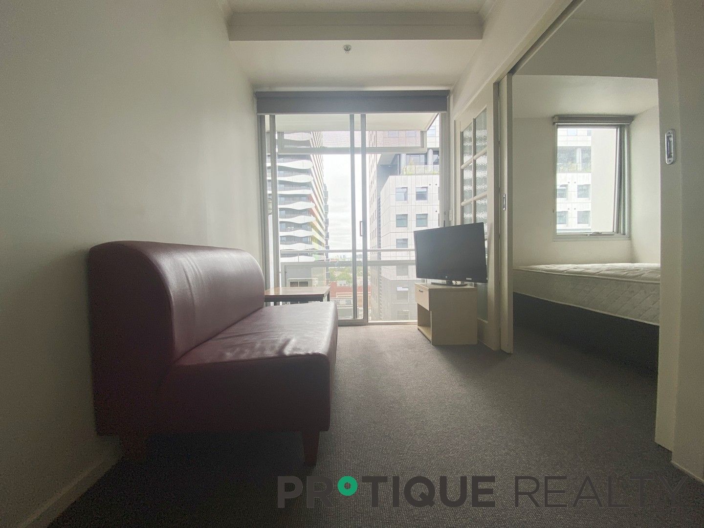 2 bedrooms Apartment / Unit / Flat in 802/488 Swanston Street CARLTON VIC, 3053