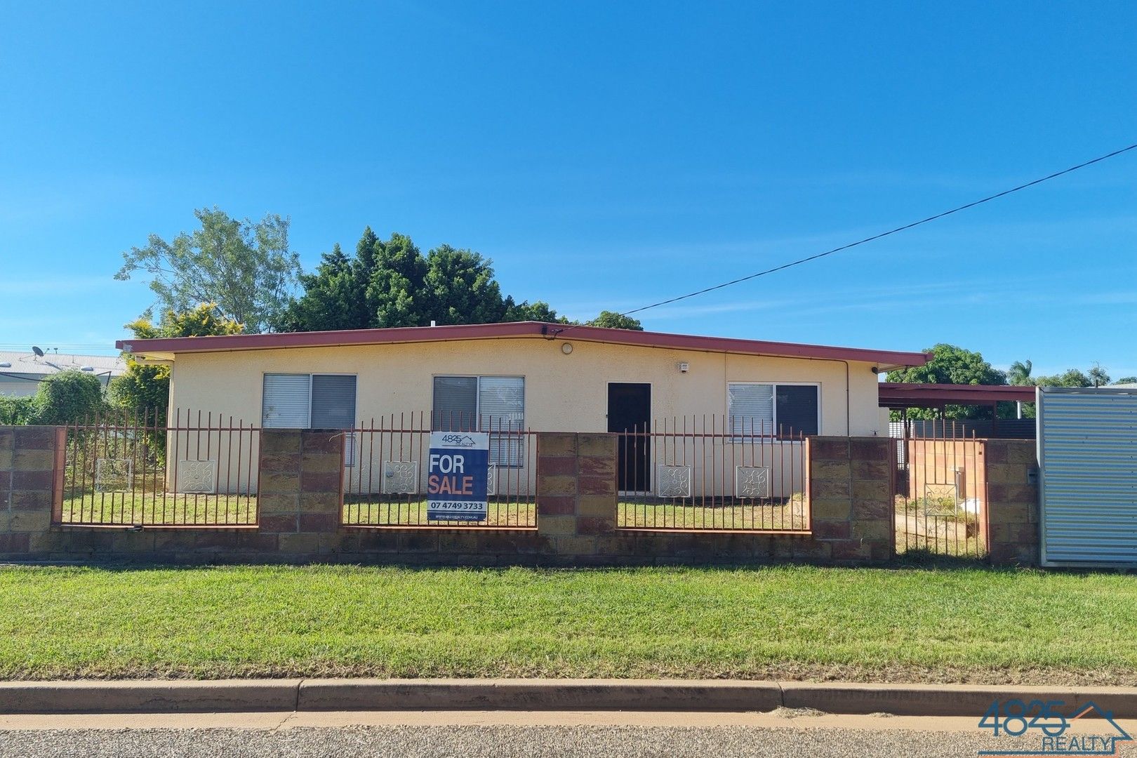 4 bedrooms House in 4 Corella Road MOUNT ISA QLD, 4825