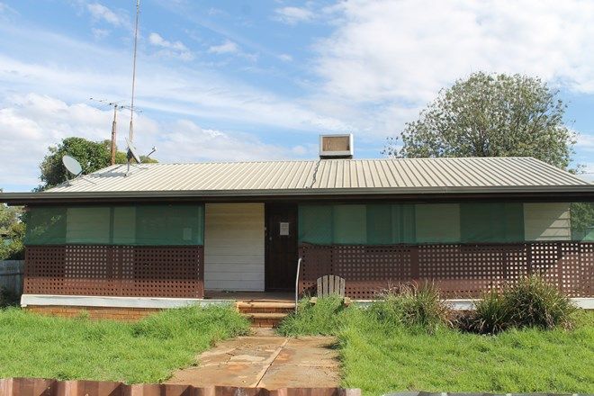 Picture of 17 Farnell, EUABALONG NSW 2877
