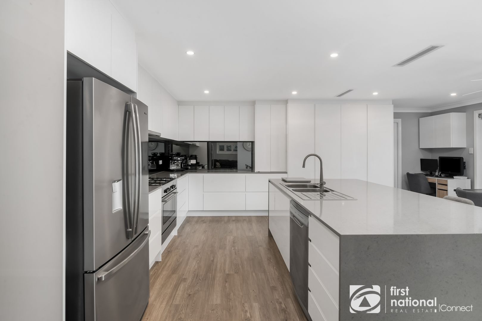 26 The Boomerang, Freemans Reach NSW 2756, Image 2