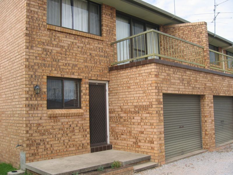 2 bedrooms Apartment / Unit / Flat in 4/12 barton lane TAMWORTH NSW, 2340
