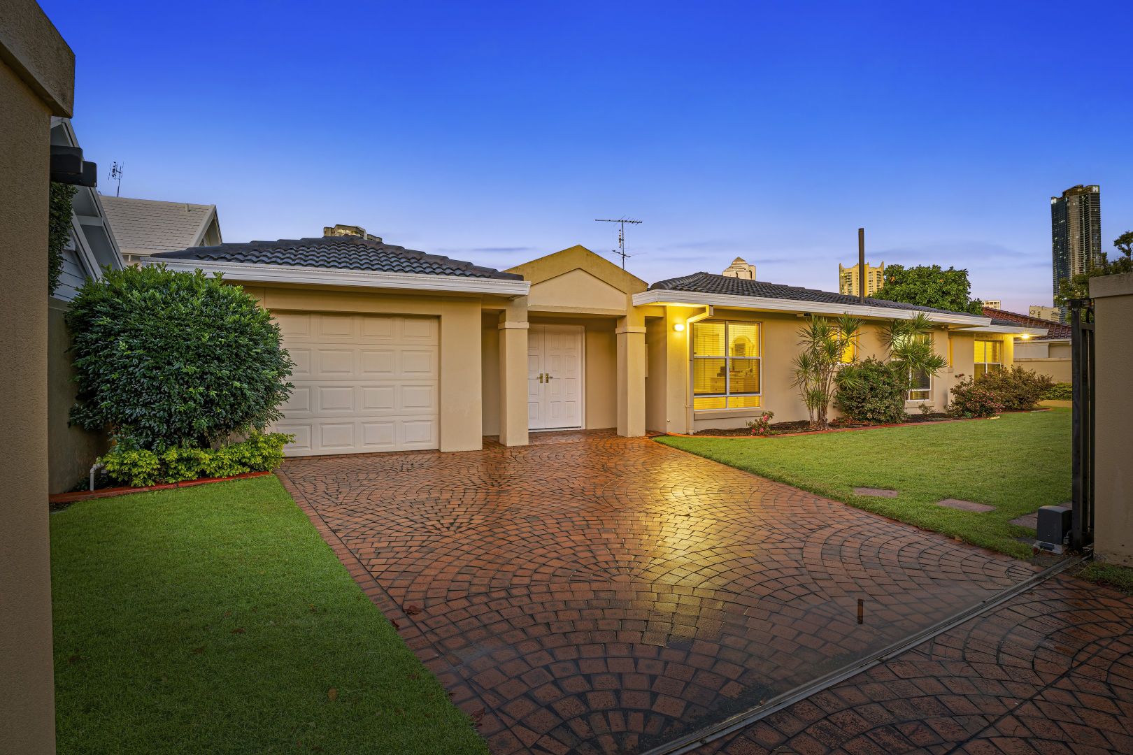 3 Midshipman Court, Paradise Waters QLD 4217, Image 2