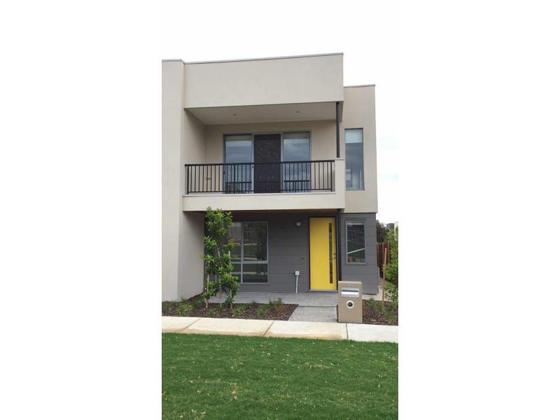 3 bedrooms Townhouse in 11 Heffernan Walk HEIDELBERG HEIGHTS VIC, 3081