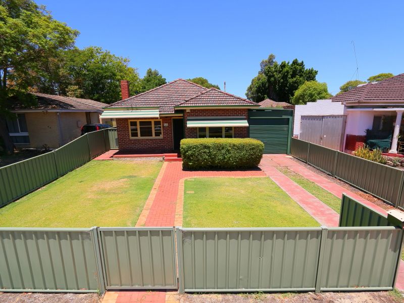 4 bedrooms House in 44 Durban Street BELMONT WA, 6104