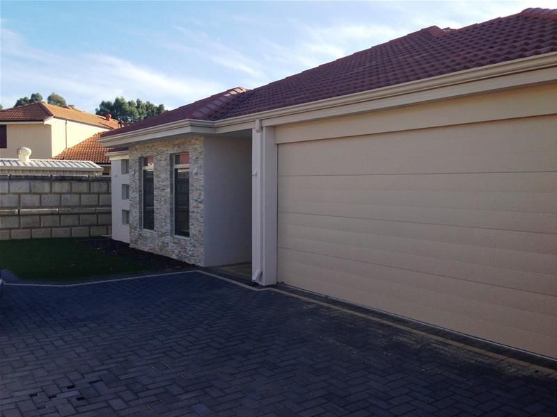 5 bedrooms House in 4/9 Ladham Turn CANNING VALE WA, 6155
