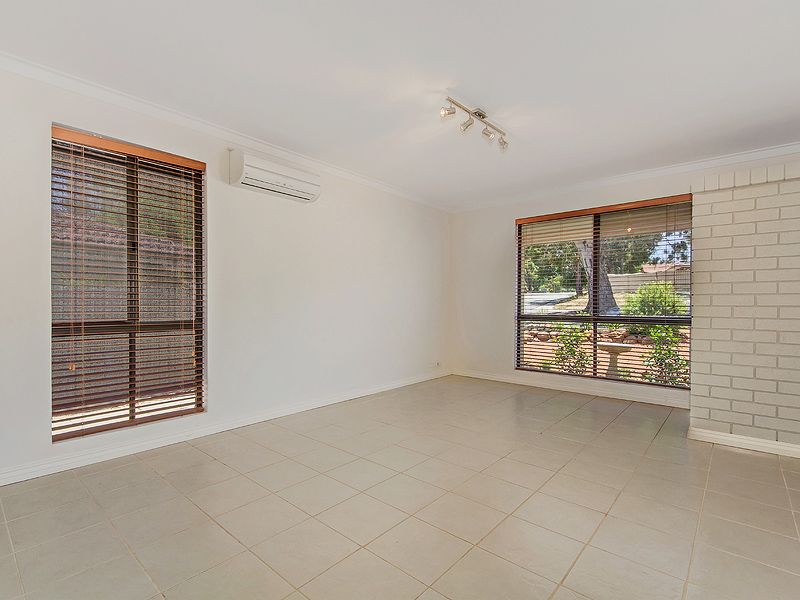 39B Blackadder Road, Swan View WA 6056, Image 2