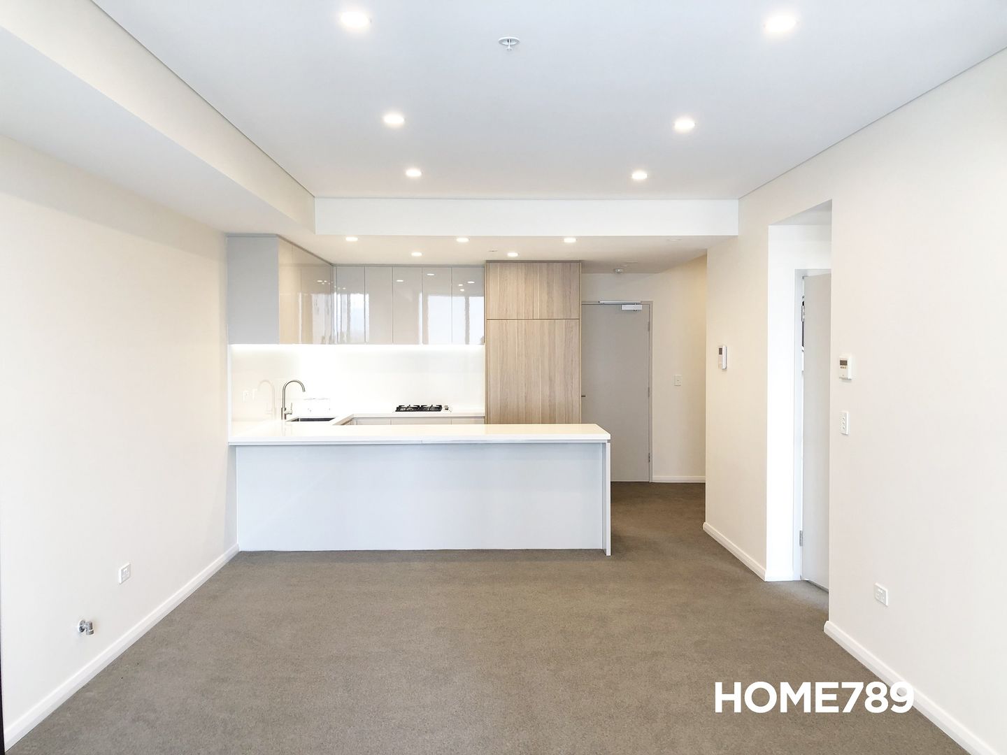1 bedrooms Apartment / Unit / Flat in 903/12 Woniora Road HURSTVILLE NSW, 2220