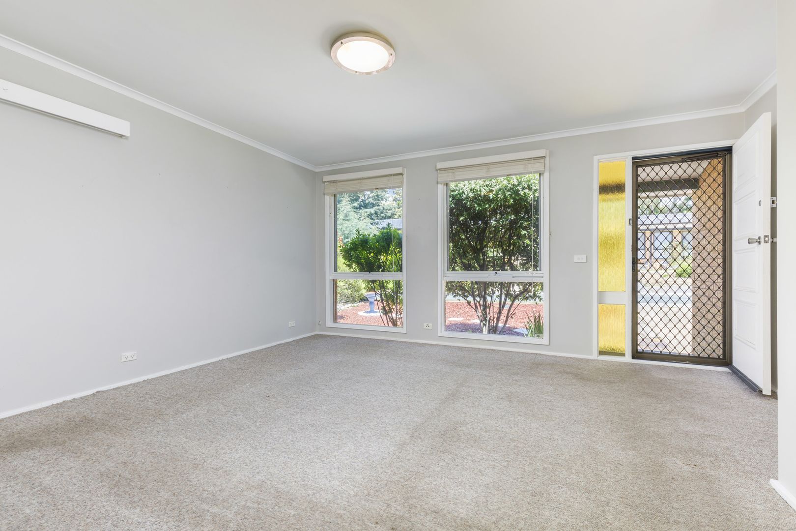 16 Moorehead Place, Latham ACT 2615, Image 2