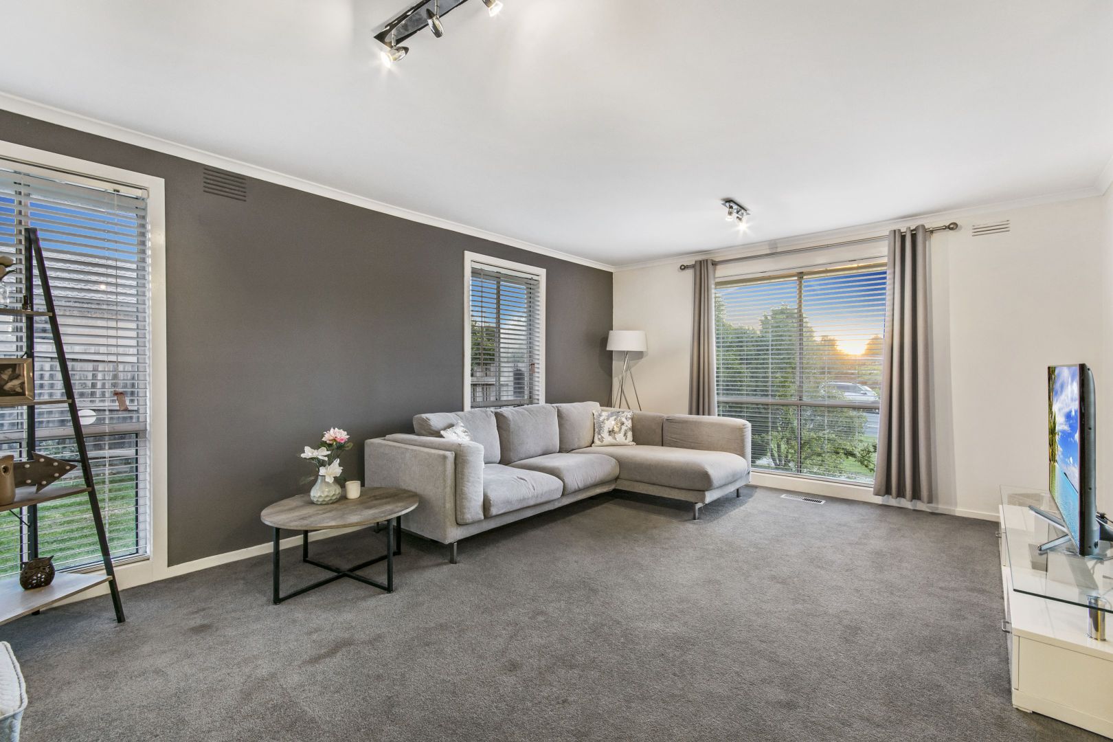 2 Heathmere Crescent, Endeavour Hills VIC 3802, Image 1