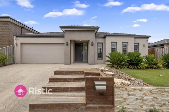 5 bedrooms House in 4 Fulham Way WOLLERT VIC, 3750