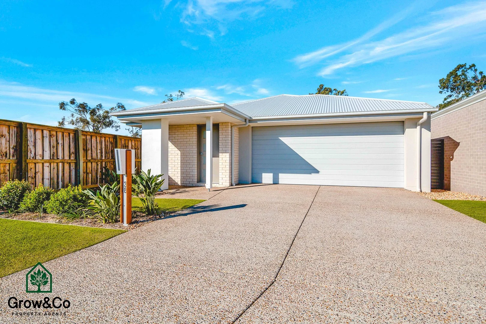 38 Chambers Ridge Boulevard, Park Ridge QLD 4125