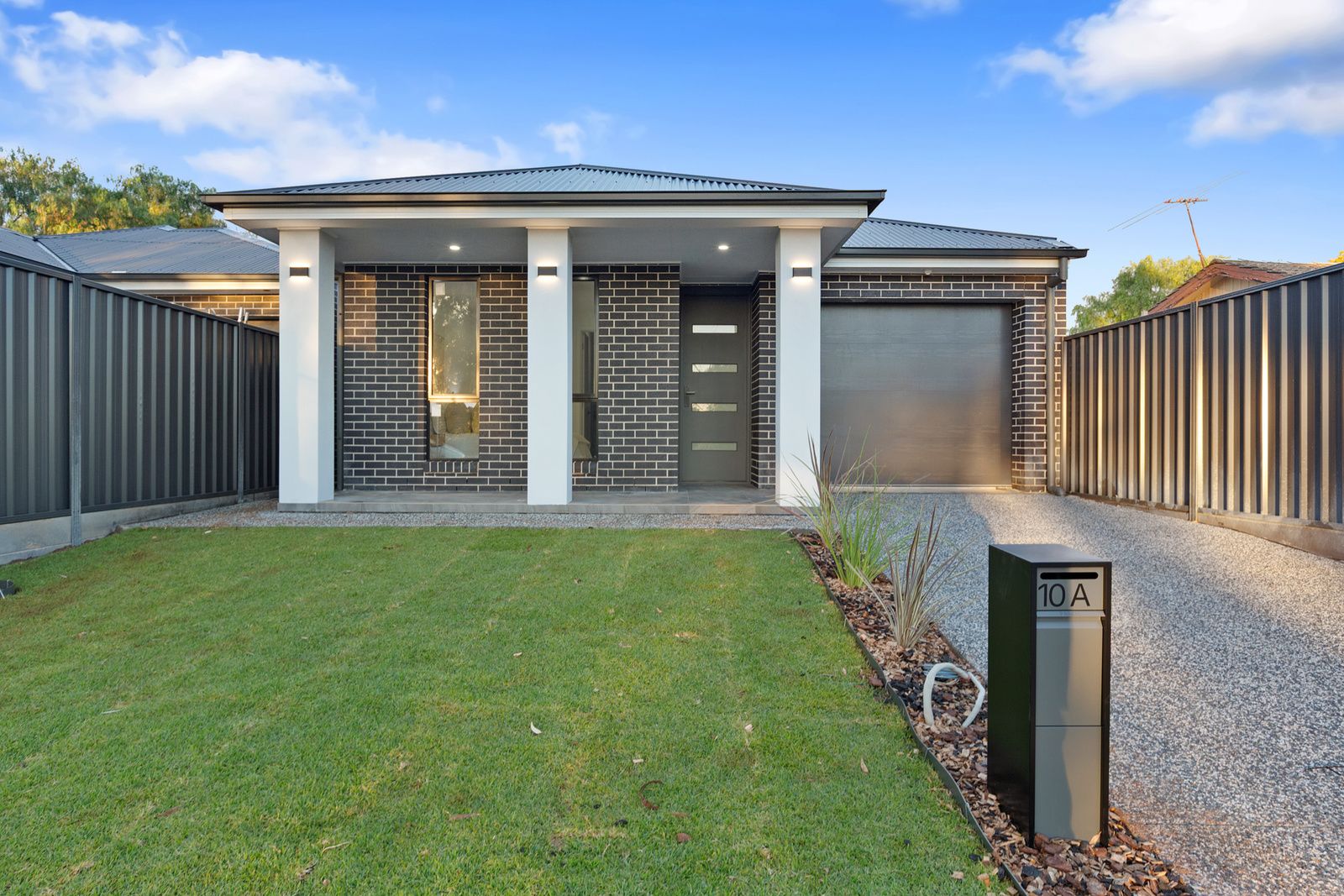4 bedrooms House in 10A Dauntless Crescent ELIZABETH DOWNS SA, 5113