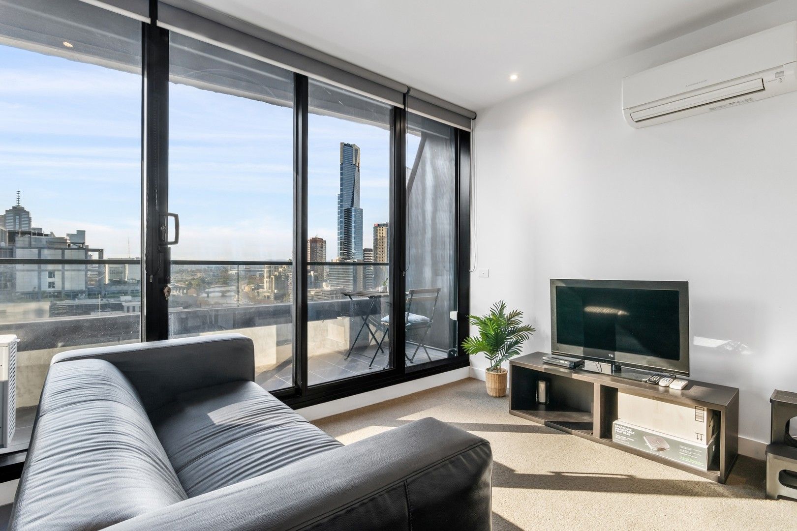 1 bedrooms Apartment / Unit / Flat in 2504/7 Katherine Place MELBOURNE VIC, 3000