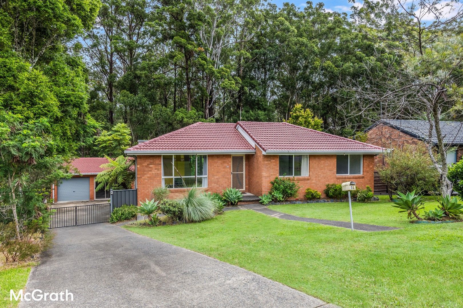 3 bedrooms House in 14 Shelton Close TOORMINA NSW, 2452
