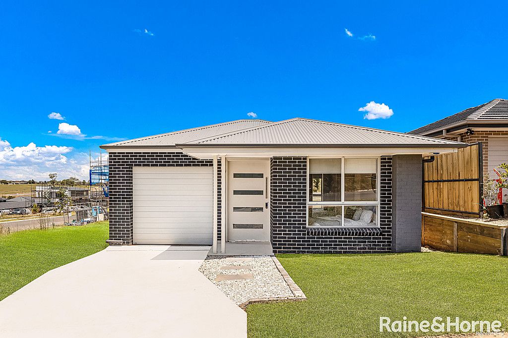 4 bedrooms House in 22 Lipizzan Street BOX HILL NSW, 2765