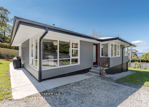 11 Delta Avenue, Taroona TAS 7053