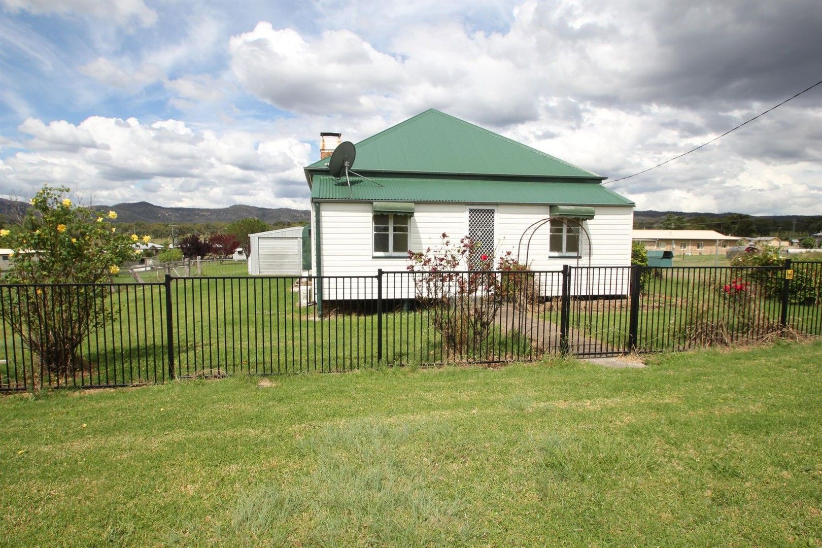 45 Woodlawn Street, Wallangarra QLD 4383, Image 0