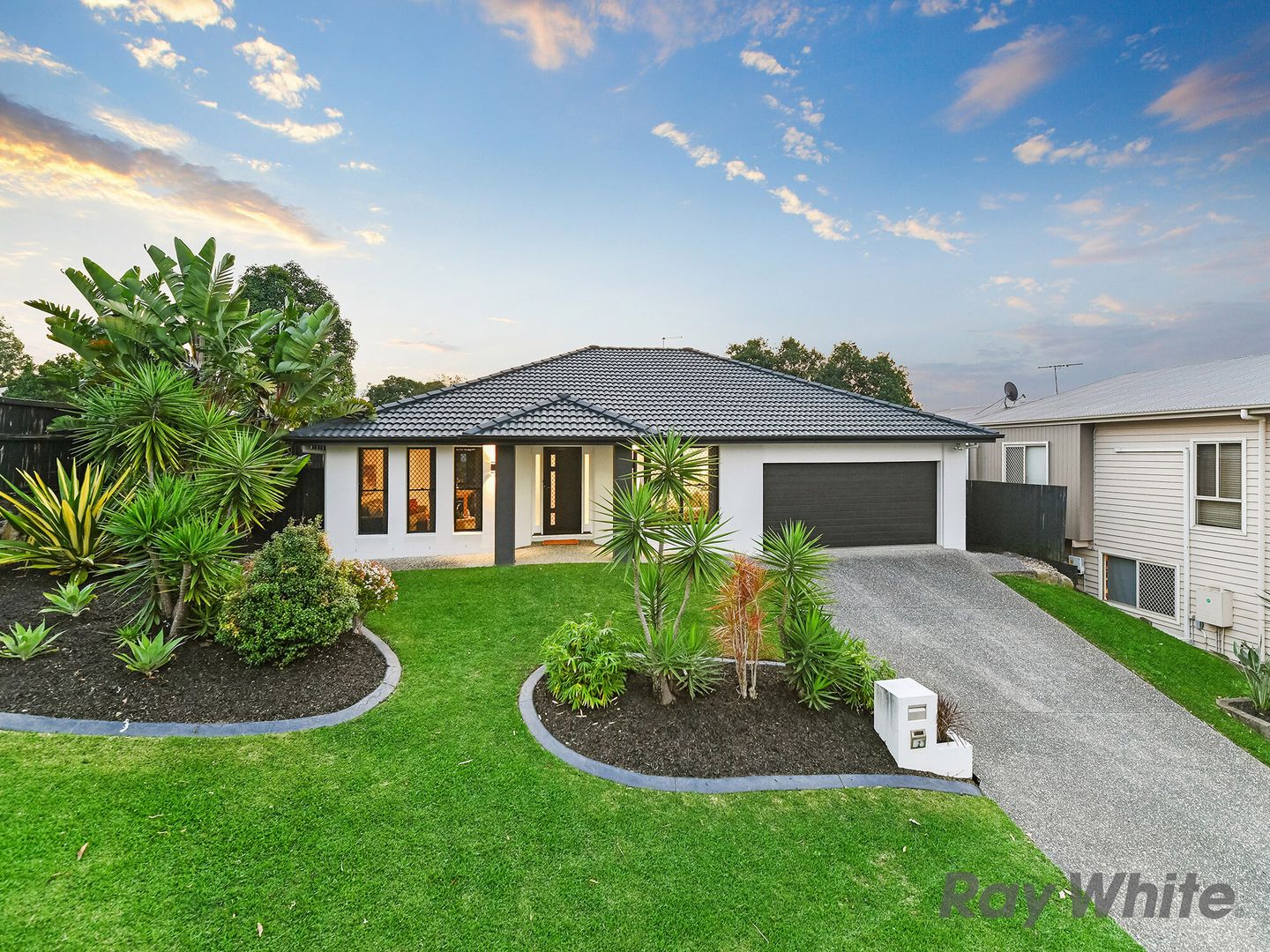 4 bedrooms House in 2 Coolibah Close SPRINGFIELD LAKES QLD, 4300