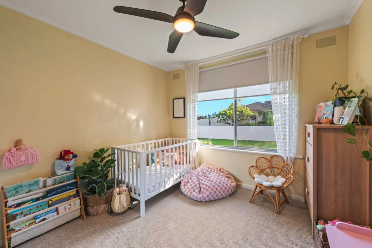 Additional image 14 of 52 Flockhart Avenue, Valley View SA 5093