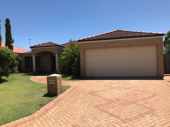 4 Maplewood Green, Ellenbrook WA 6069