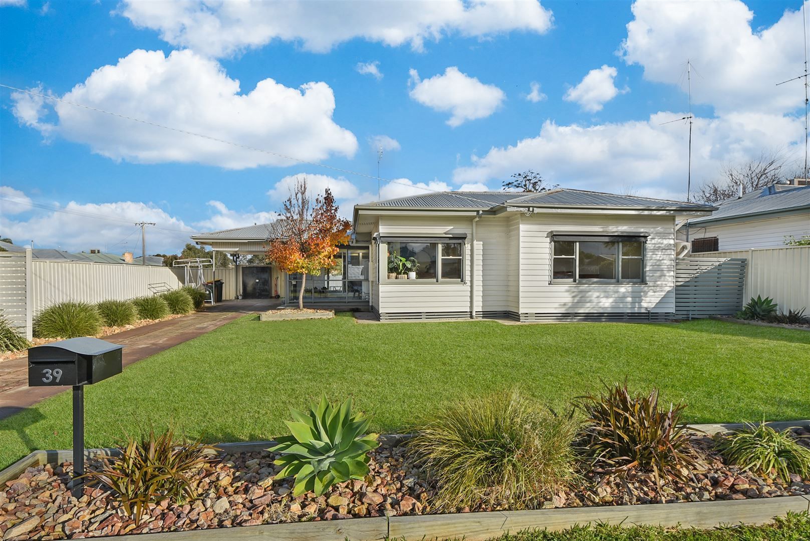 4 bedrooms House in 39 Laurel Street HORSHAM VIC, 3400