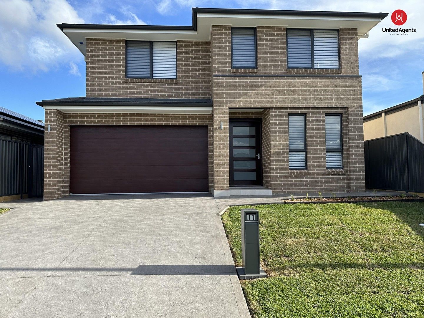 4 bedrooms House in 11 Citrine Street LEPPINGTON NSW, 2179