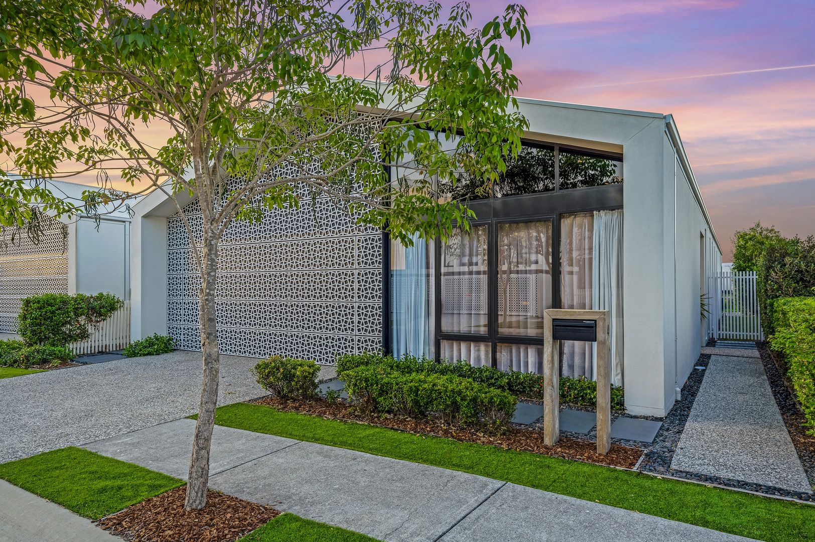 4 Sanctuary Court, Mermaid Waters QLD 4218 Domain