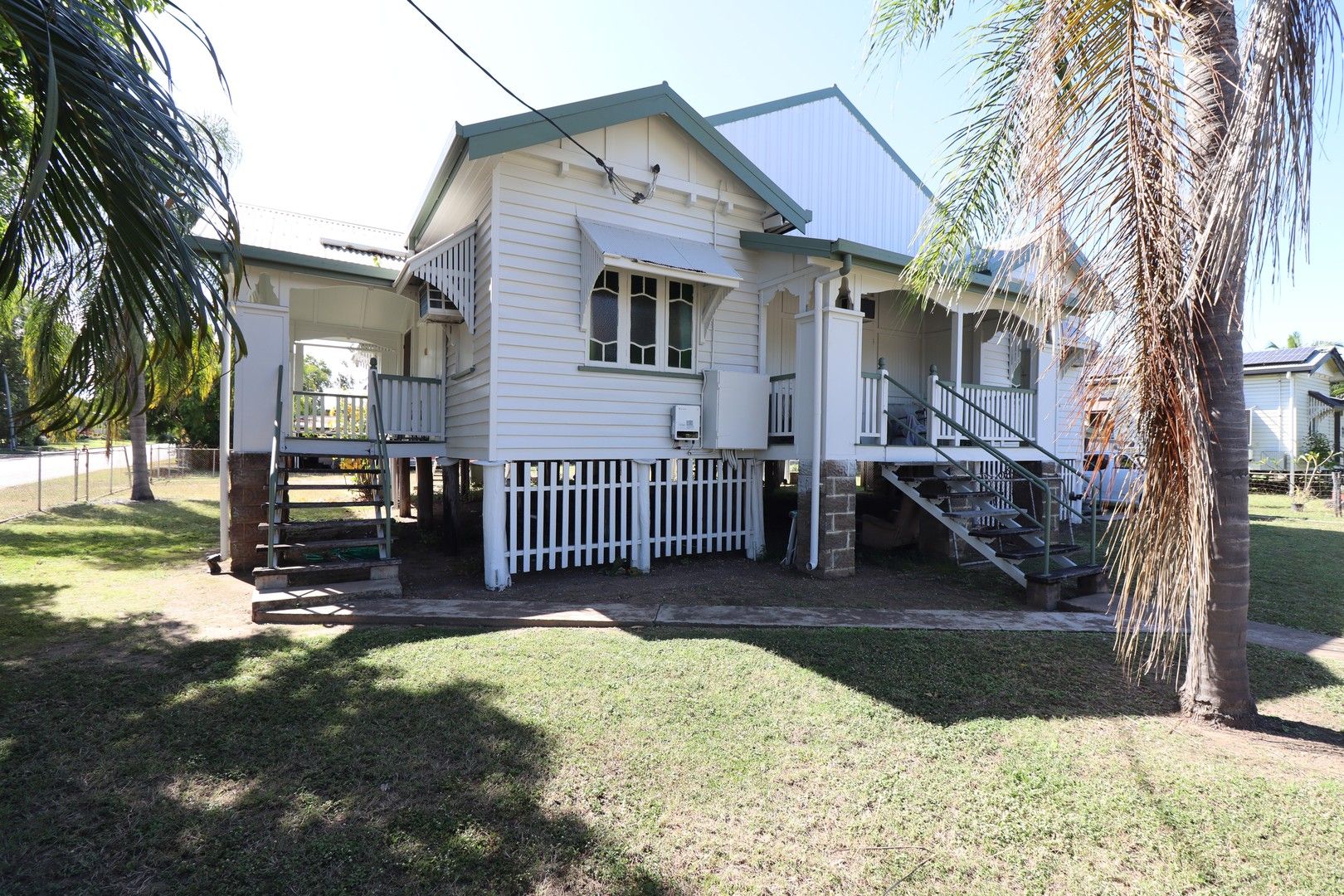 3 bedrooms Block of Units in 102 Railway Street AYR QLD, 4807