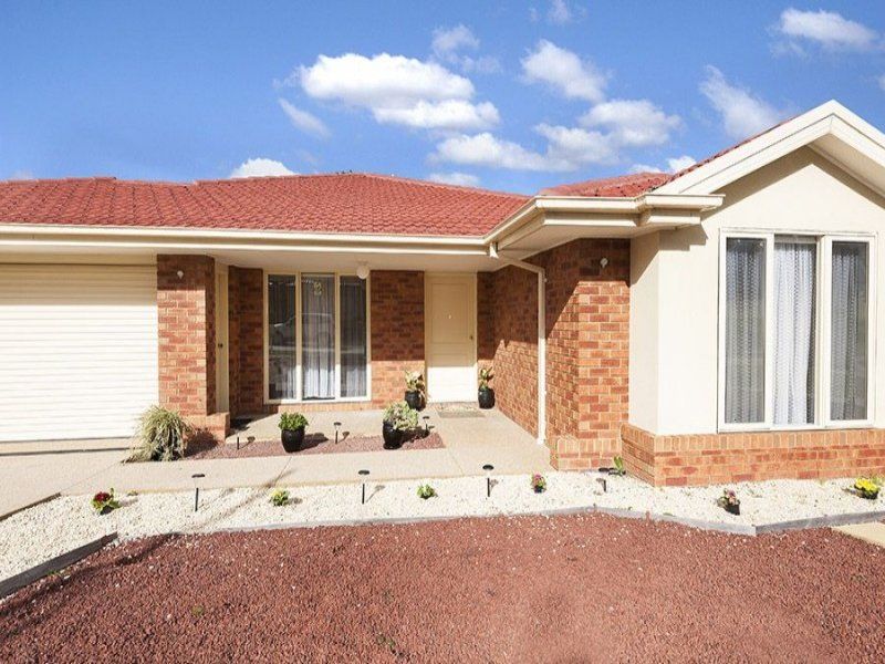 4 bedrooms House in 6 Boylan Walk BUNDOORA VIC, 3083