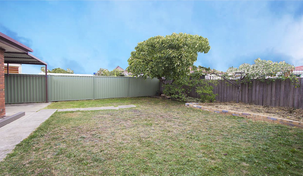 105 Carrick Drive, Gladstone Park VIC 3043, Image 2