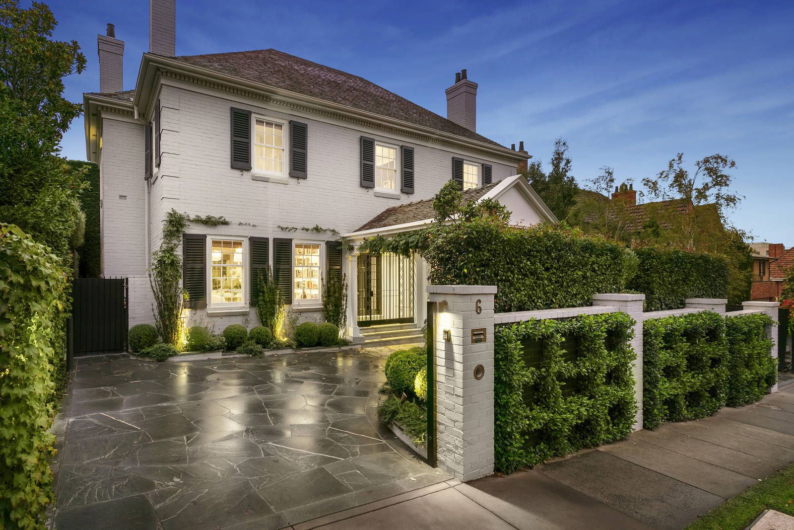 Find your home. красивый домик с садом. Find your home. Zillow логотип. Zillow официальный сайт.