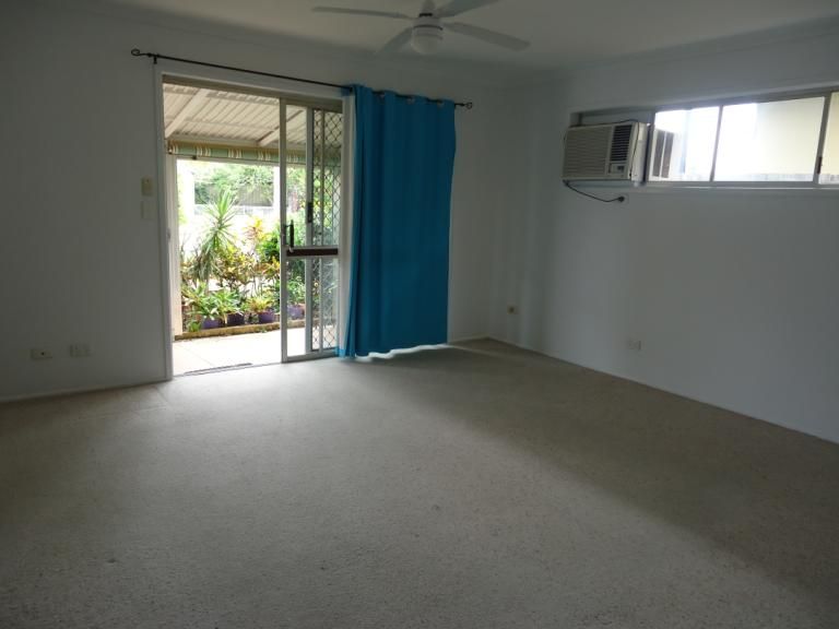 33 Mungera Street, Runaway Bay QLD 4216, Image 2