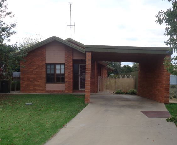 3 bedrooms House in 93 Dick Street DENILIQUIN NSW, 2710