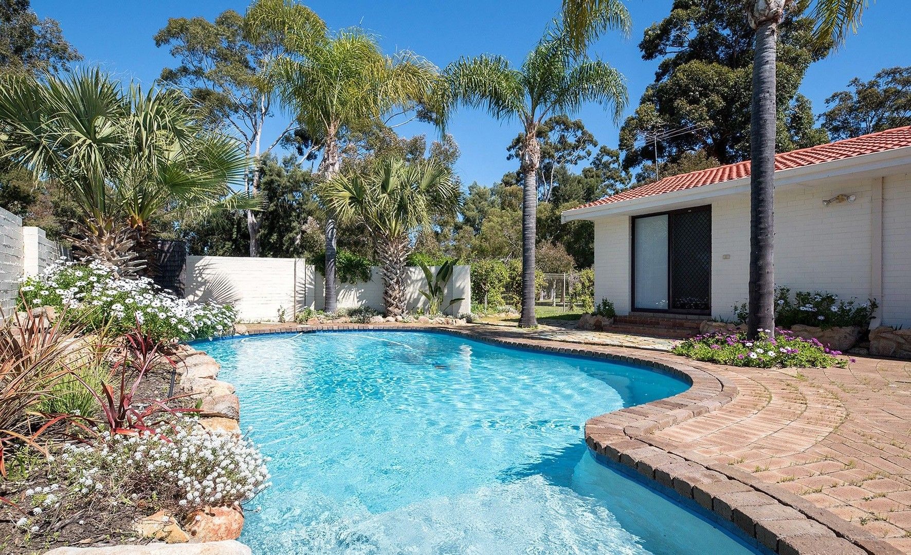 4 bedrooms House in 5 Formby Way BULL CREEK WA, 6149