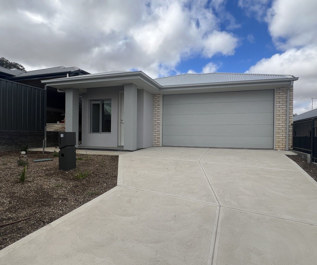 4 bedrooms House in 12 Papaerbark court MOUNT BARKER SA, 5251