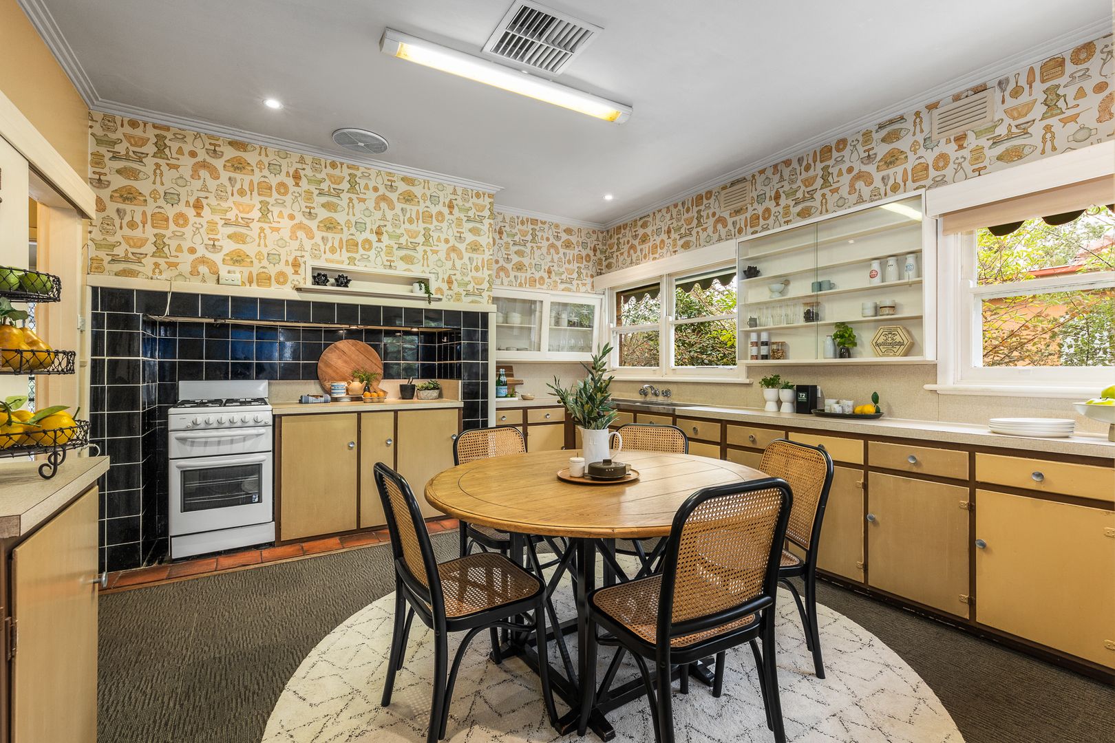 609 Doveton Street North, Soldiers Hill VIC 3350, Image 2