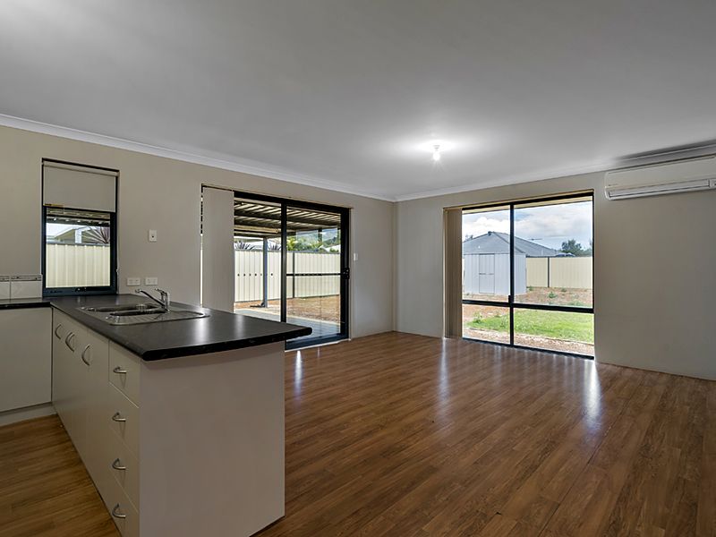 5 Topsail Street, Drummond Cove WA 6532